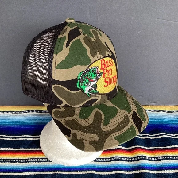 Bass Pro shops Camo SnapBack Mesh Hat - Picture 2 of 12
